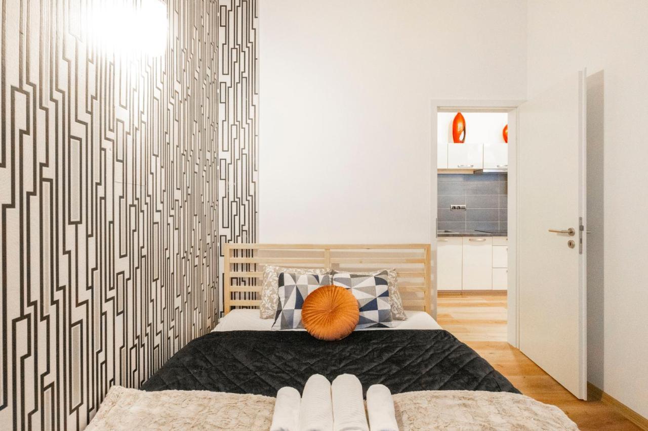 Spacious & Cozy Central Apartment W/ Terrace Budapest Eksteriør billede